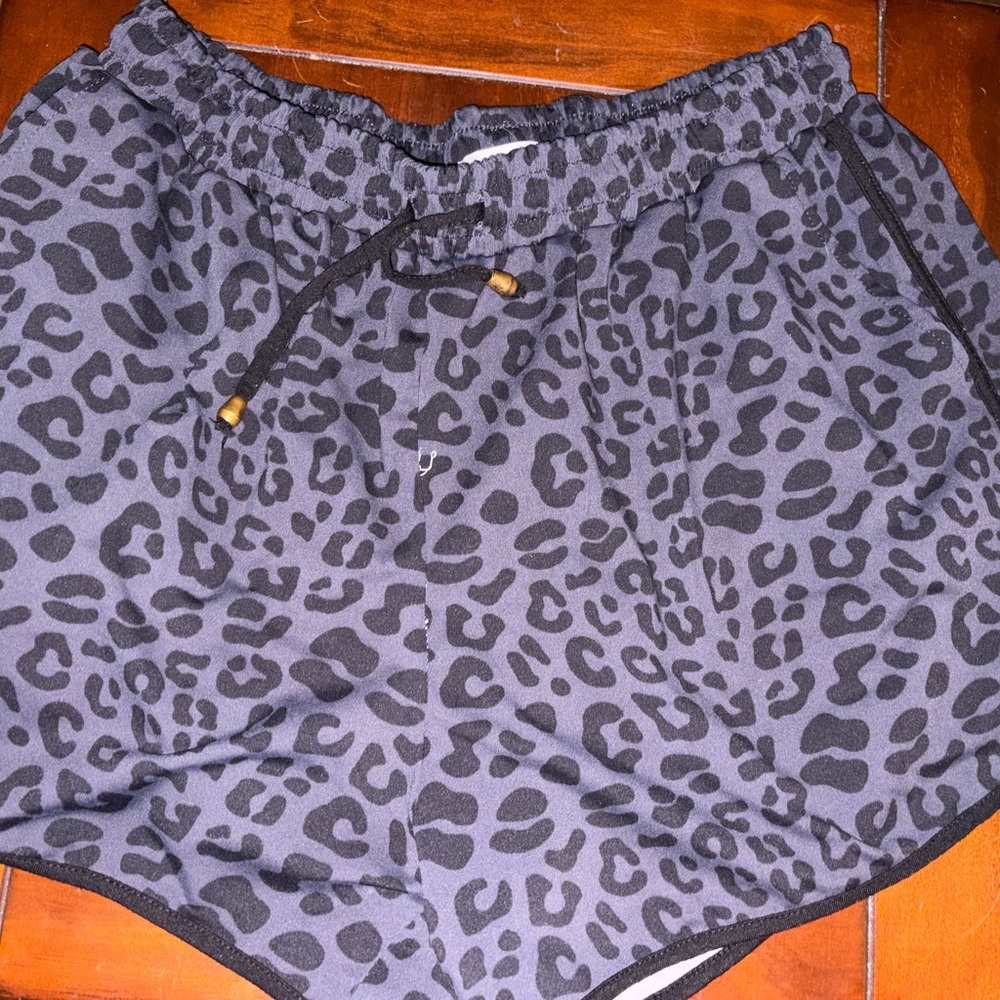 Black Leopard Print Women's Athletic Shorts